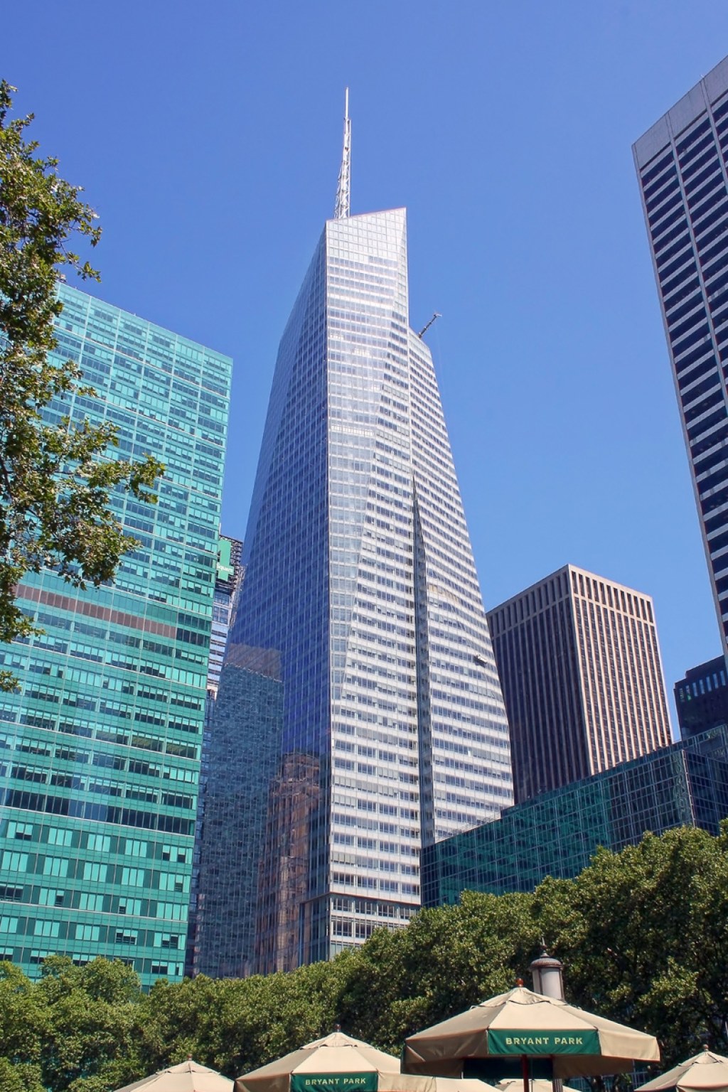 Picture of: Bank of America Tower, Sicht vom Bryant-Park  New York City