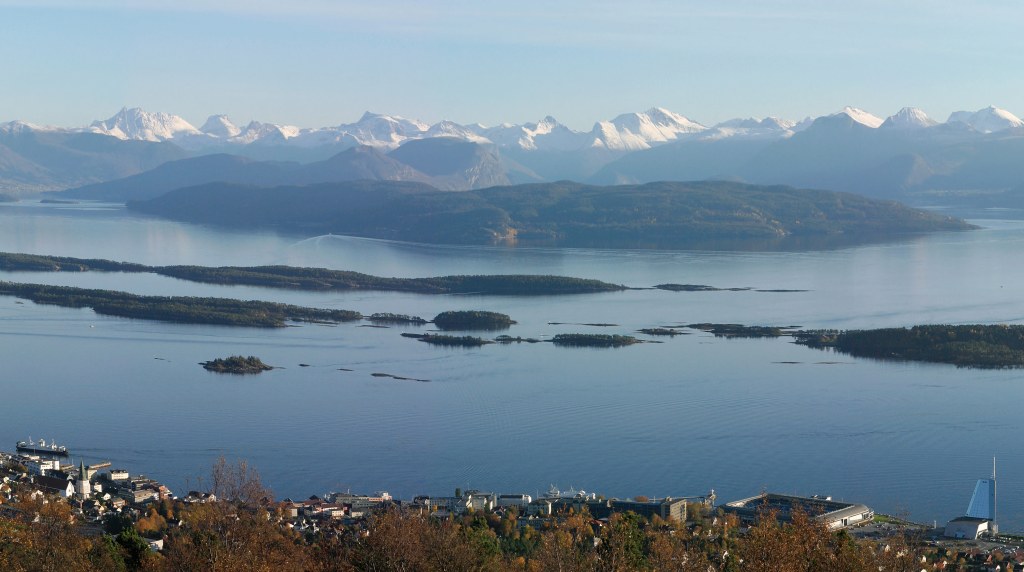 Picture of: Varden – das Molde Panorama  Sightseeing  Molde  Norway